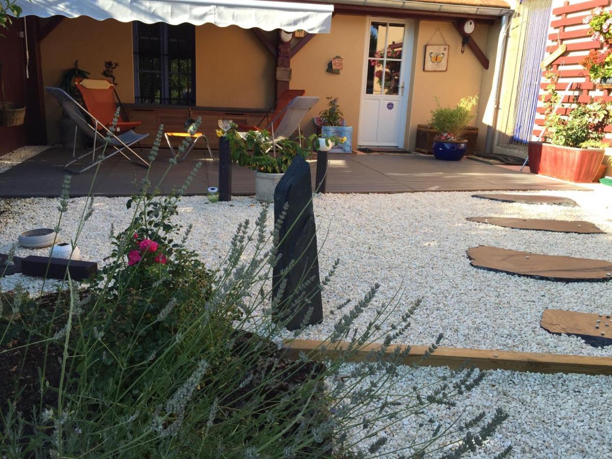 Le Jardin De Theleme "Charme Discret Pour Un Nid Douillet" Villa Mazille Luaran gambar